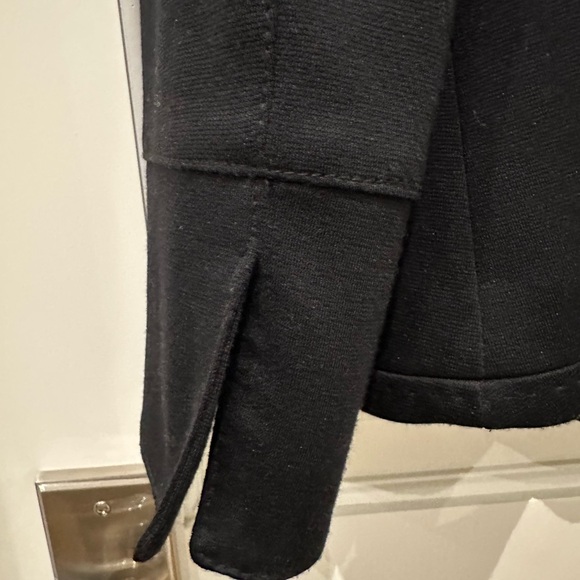 Black Asymmetrical Tahari Blazer with Zipper Size 12 - Picture 3 of 8